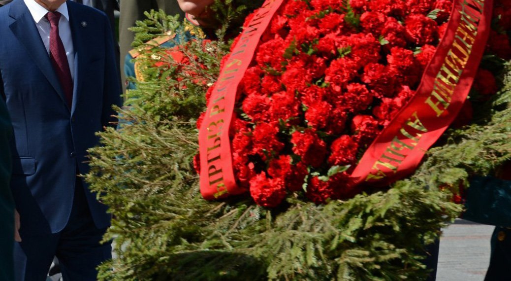 Как сформулировать надпись на траурном венке